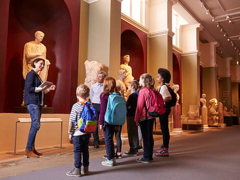 16 Creative Marketing Ideas to Attract Museum Visitors
